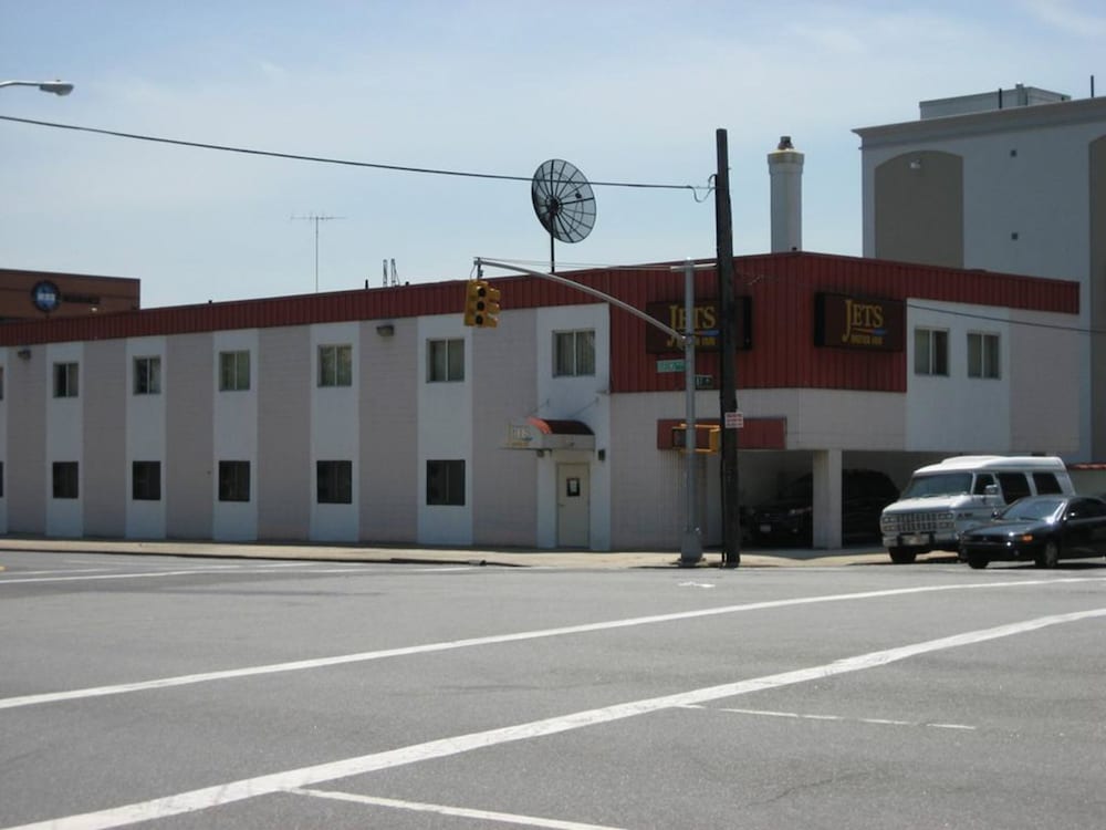 Jets Motor Inn - photo 26