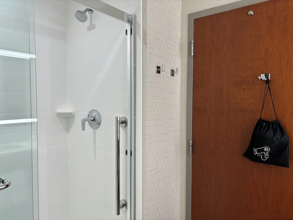 Holiday Inn Express Hotel & Suites St. Robert by IHG - photo 26