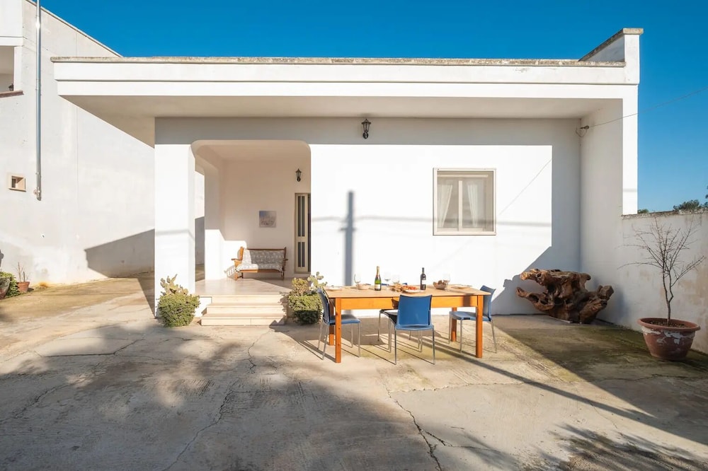 Serenity Villa In Porto Cesareo — 4-Star Luxury Hotel in Porto Cesareo, Italy