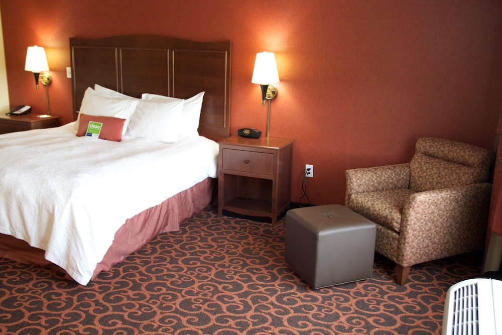 Hampton Inn & Suites Watertown - photo 24