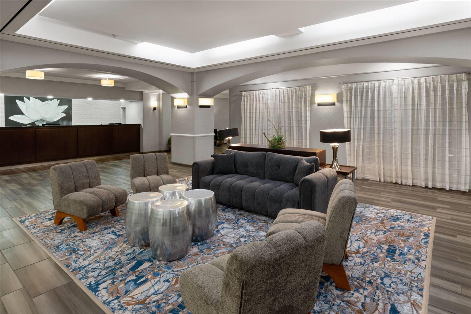 La Quinta Inn & Suites by Wyndham San Antonio Airport - photo 6