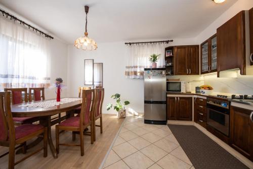 Apartman Elvis — 4-Star Luxury Hotel in Lovran, Croatia