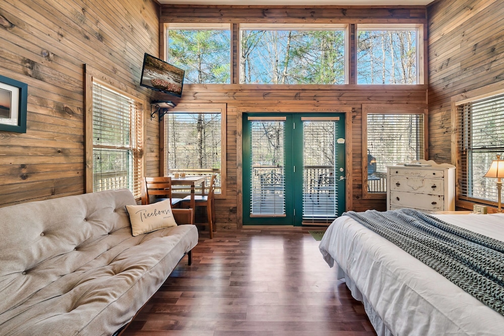 Rivers Edge Treehouses - photo 12