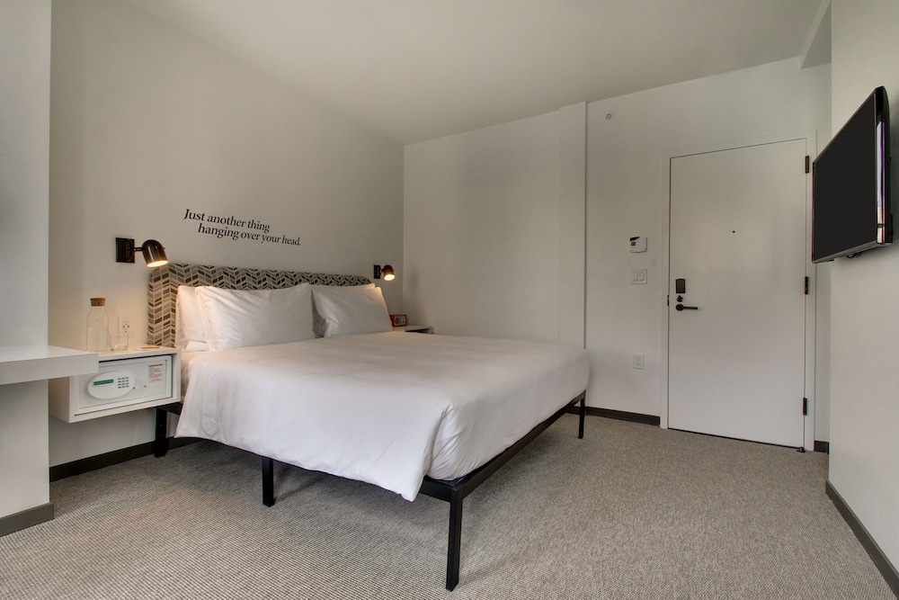 Hotel Hive - photo 13