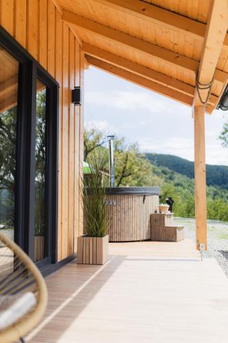 Adăpost Transalpina - carbon neutral hotel in Capalna