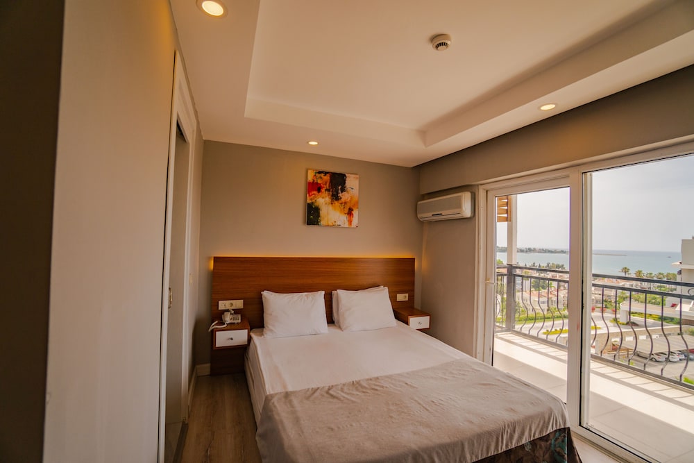 Joker Side Hill Suite Hotel — Side — photo 4