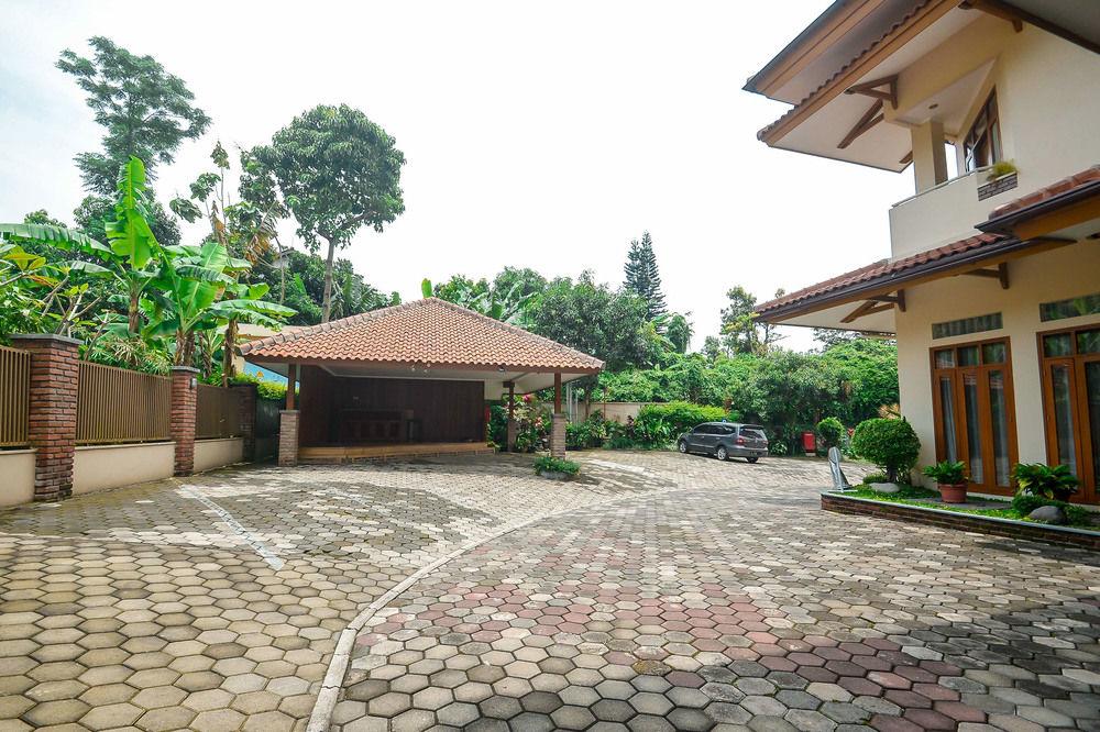Airy Sukasari Sindang Sirna Elok 9 Bandung — Bandung — photo 5
