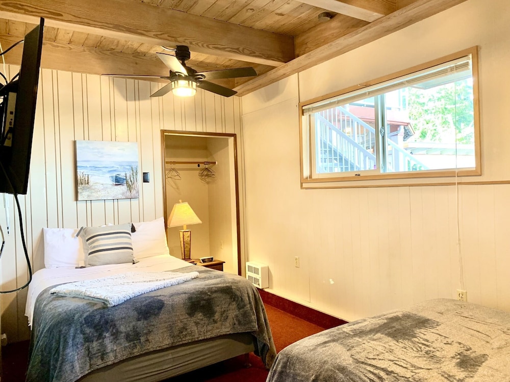 Breakers Boutique Inn - photo 10