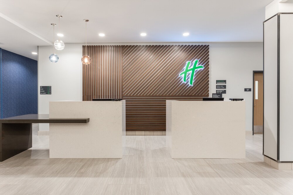 Holiday Inn & Suites Cedar Falls Waterloo Event Ctr by IHG - photo 34