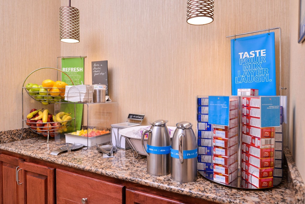 Hampton Inn York - photo 27