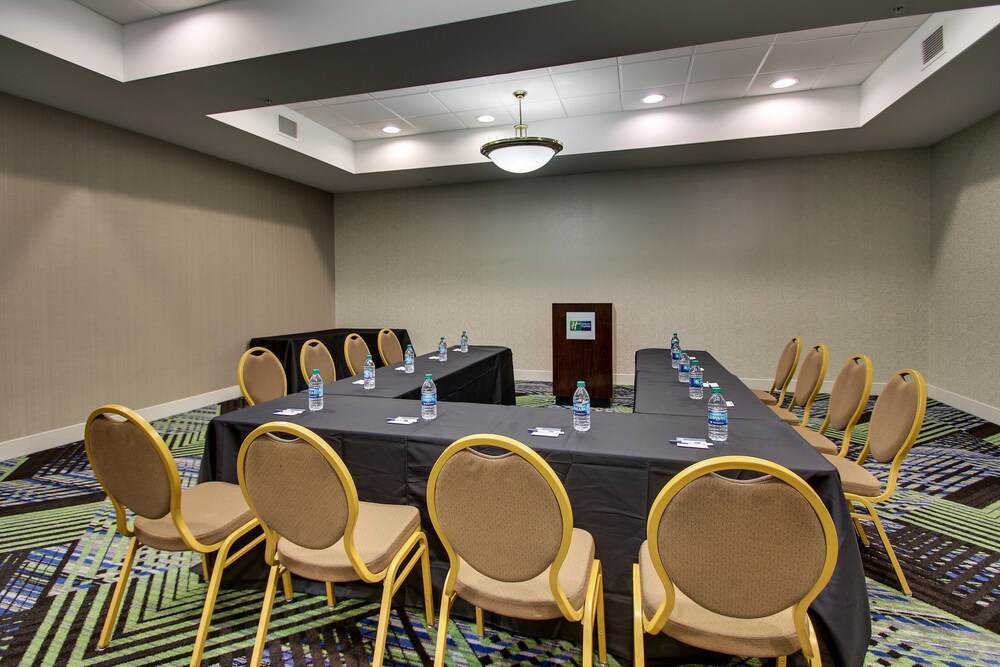 Holiday Inn Express Lexington North Georgetown by IHG - photo 30