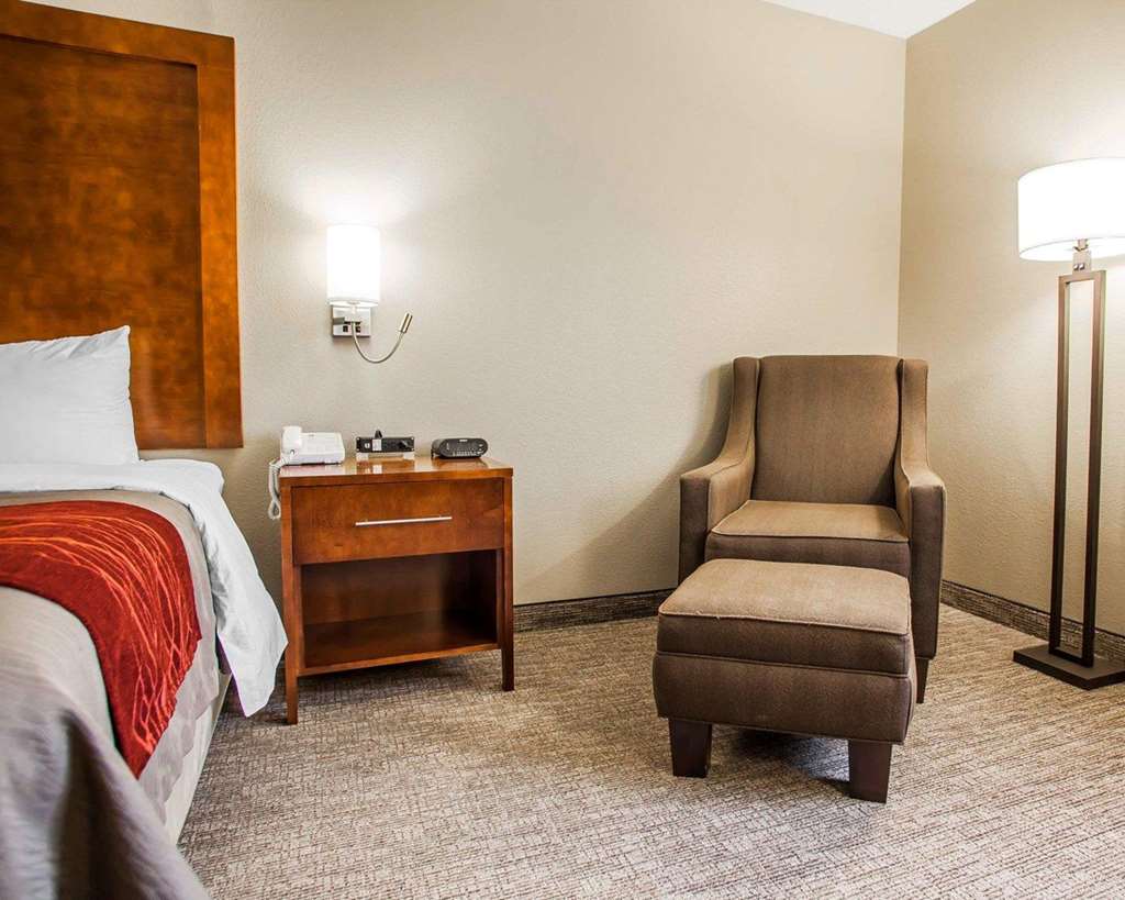Comfort Inn Marshalltown South - photo 10