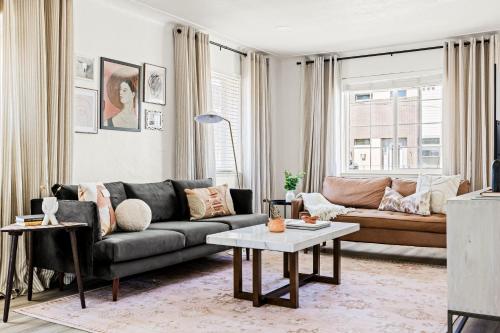 Modern Comfort King Beds Walk to Sloans Lake — 4-Star Luxury Hotel in Denver, United States