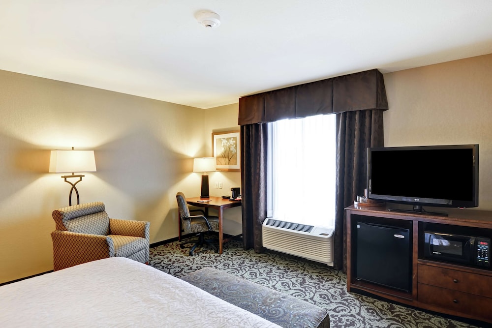 Hampton Inn and Suites New Hartford Utica - photo 15