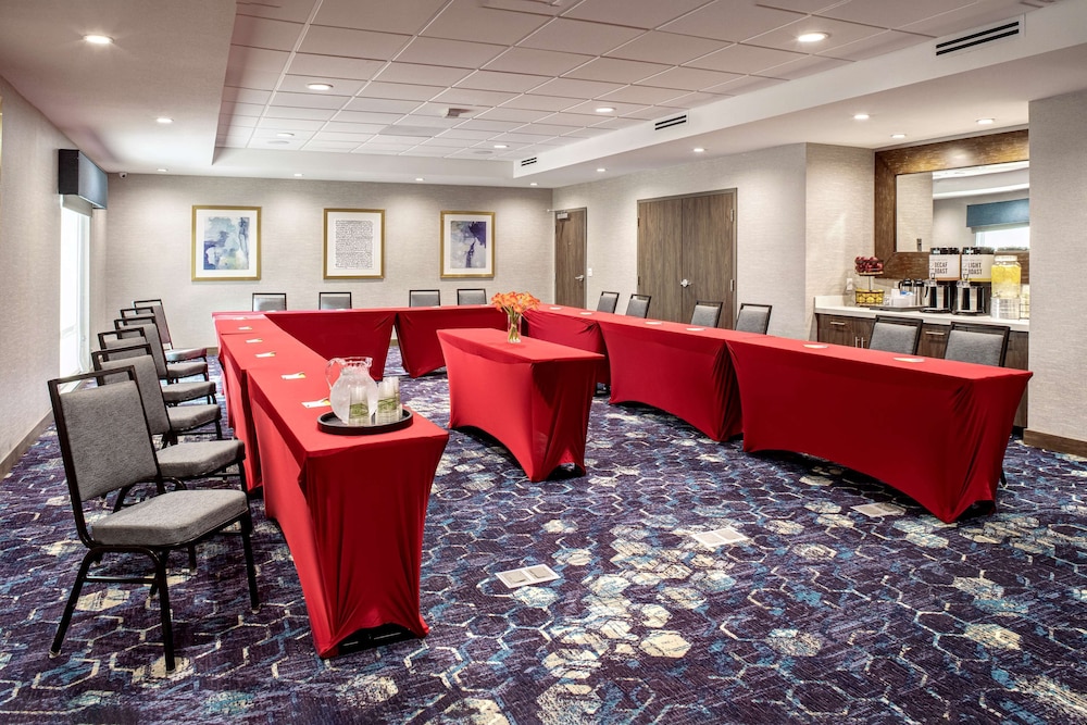 Hampton Inn & Suites Indio - photo 34