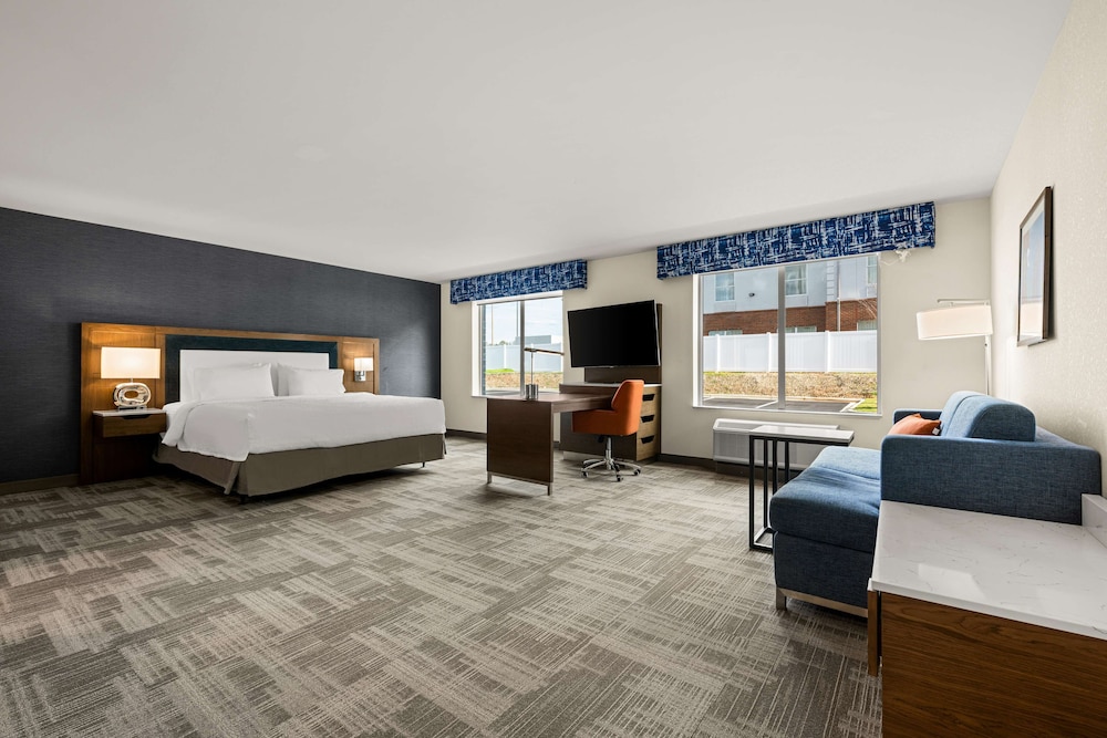 Hampton Inn and Suites Bessemer Birmingham - photo 16