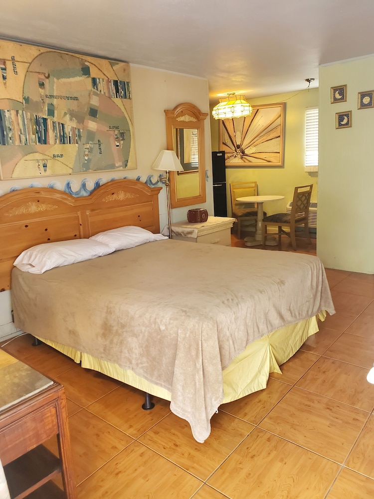 Conty's Motel - photo 22