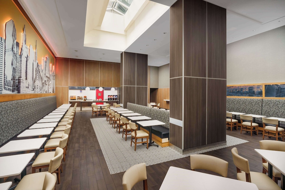 Hampton Inn Manhattan Times Square Central - photo 32
