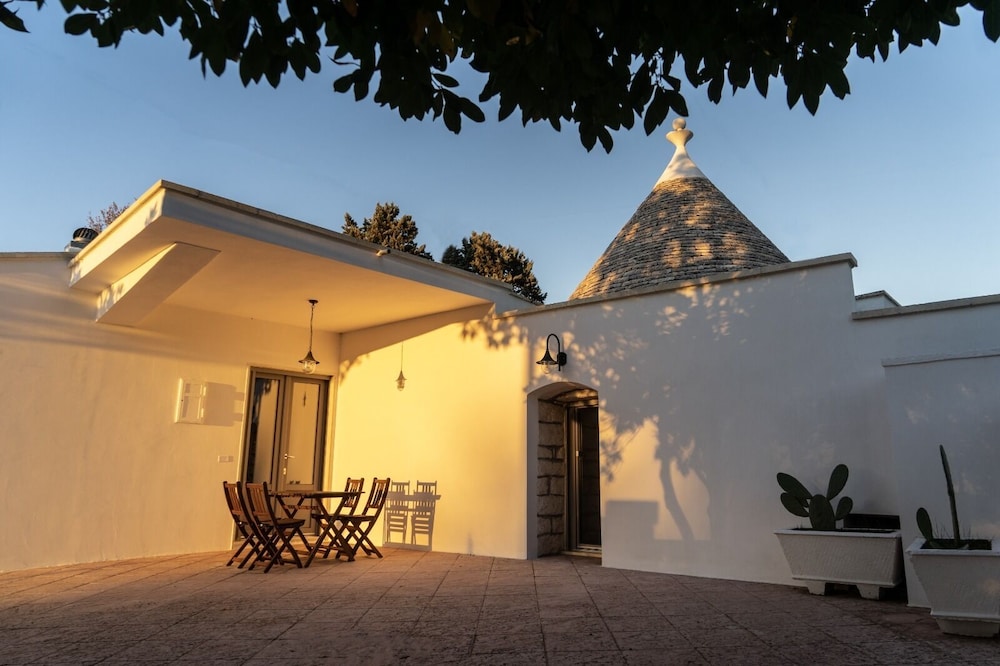 Exclusive Trullo in Martina Franca With big Garden — 4-Star Luxury Hotel in Martina Franca, Italy
