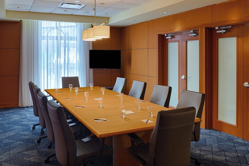 Courtyard by Marriott Springfield Downtown - photo 42