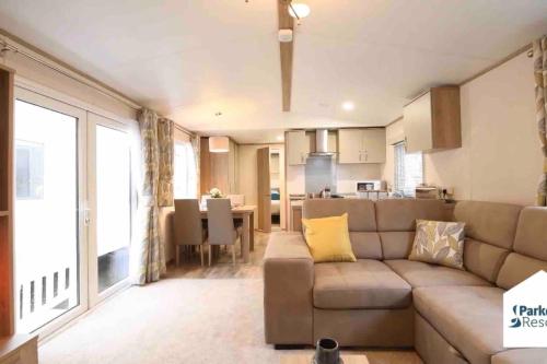 Rohannah Luxe Coastal Escape Cooper Beach East Mersea — 4-Star Luxury Hotel in Colchester, United Kingdom