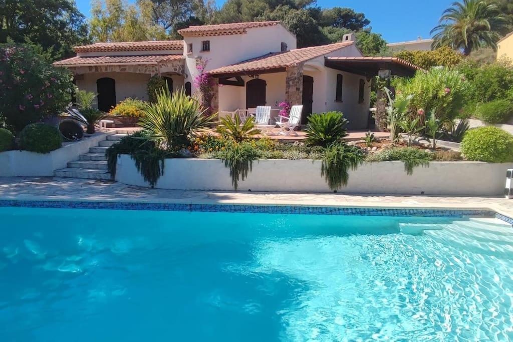 Villa la Louviere la Croix Valmer Golfe de Saint Tropez — 4-Star Luxury Hotel in La Croix-Valmer, France