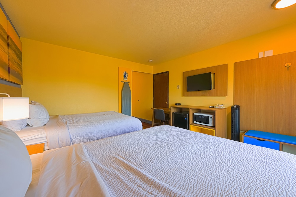 Coastal Inn by OYO Lincoln City Oregon Coast Hwy - photo 14
