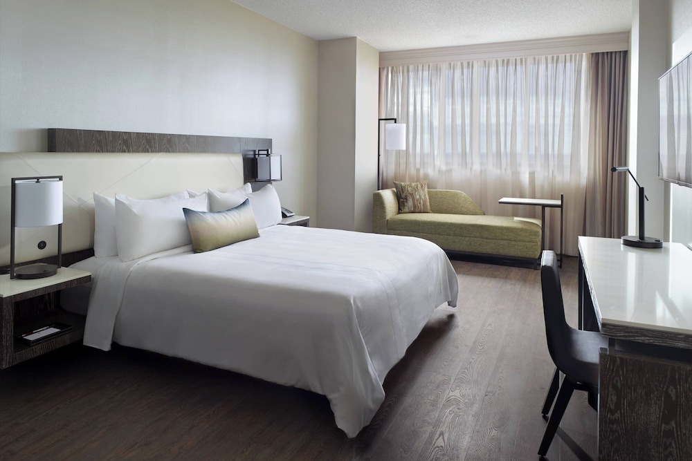 Atlanta Airport Marriott - photo 11