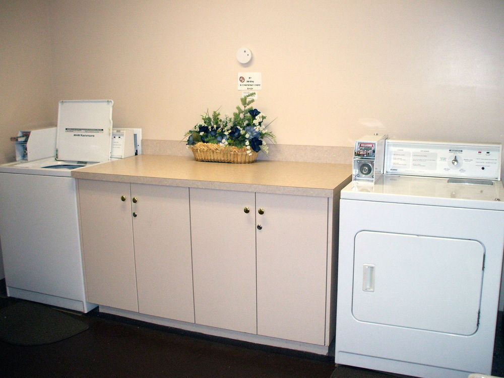 The Plaza Motel - photo 12