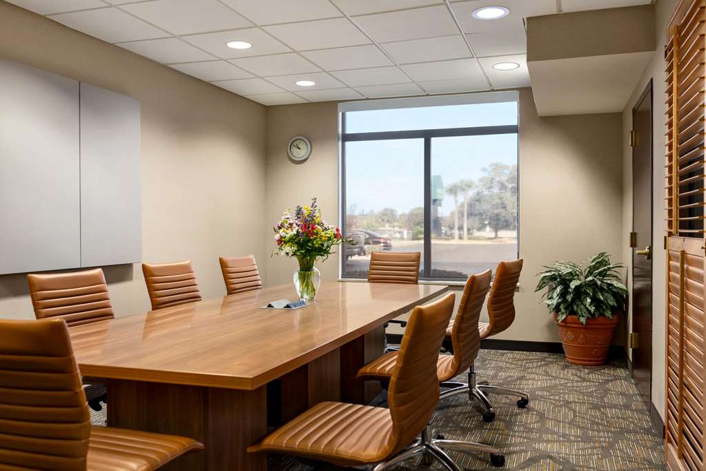 Wingate by Wyndham Wilmington - photo 27
