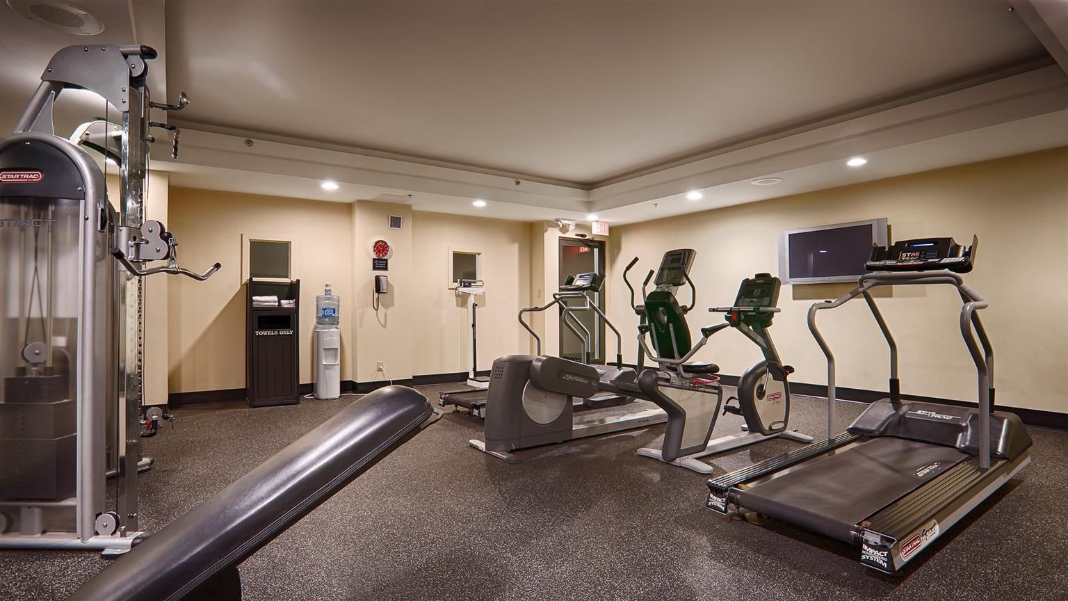 Best Western Plus Portsmouth Chesapeake Hotel - photo 3