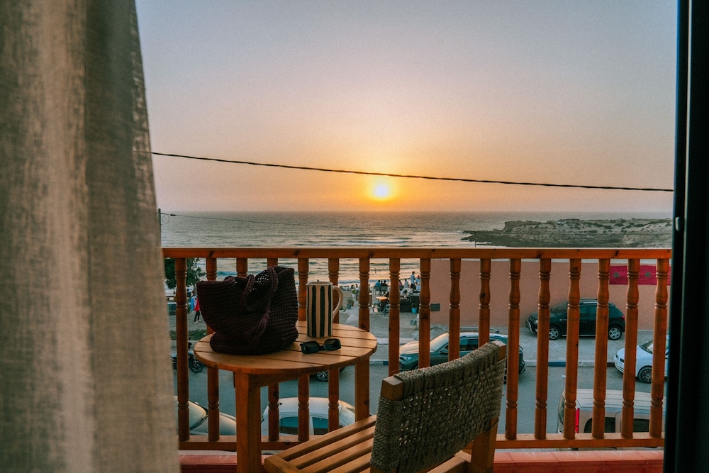 Flooka surf & yoga - carbon neutral hotel in Unknown City