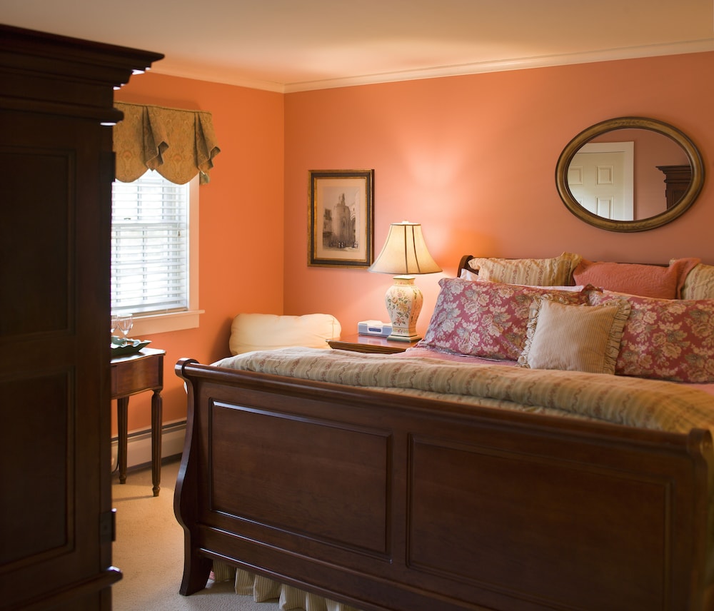 The Reluctant Panther Inn and Restaurant - photo 2