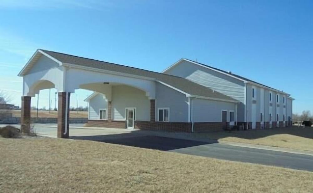 Herington Inn & Suites - featured photo