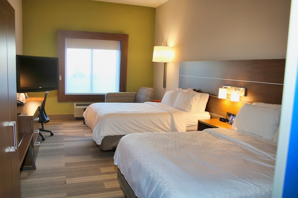 Holiday Inn Express & Suites Douglas by IHG - photo 22