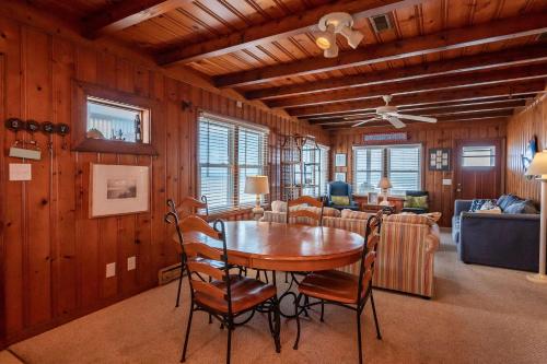 Lowe Tide by Oak Island Accommodations - photo 30