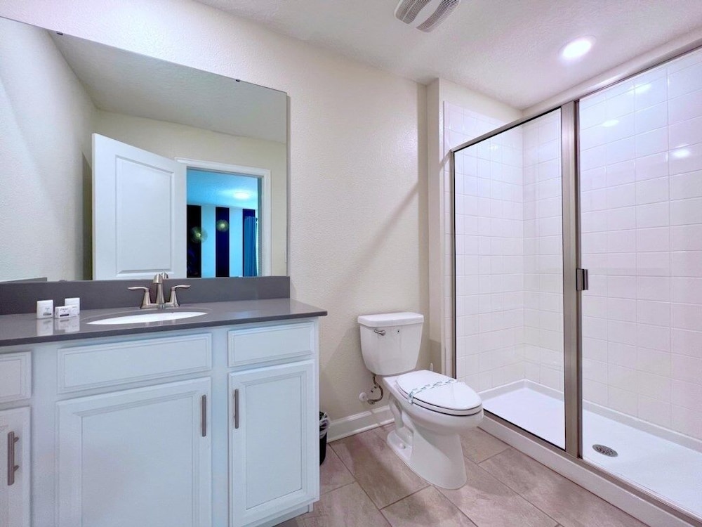 8 Bed Storey Lake Resort Huge Bedroom for Kids home - photo 23