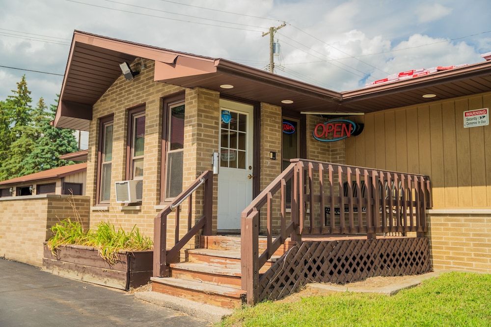 Kingsway Inn - photo 65