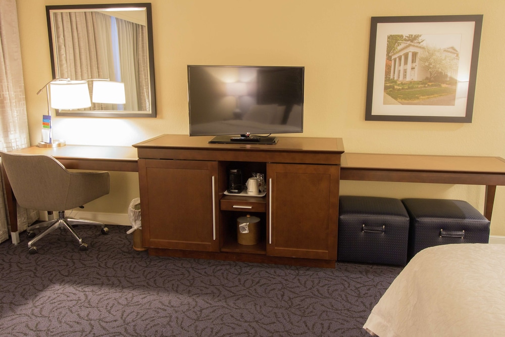 Hampton Inn & Suites Cazenovia - photo 11