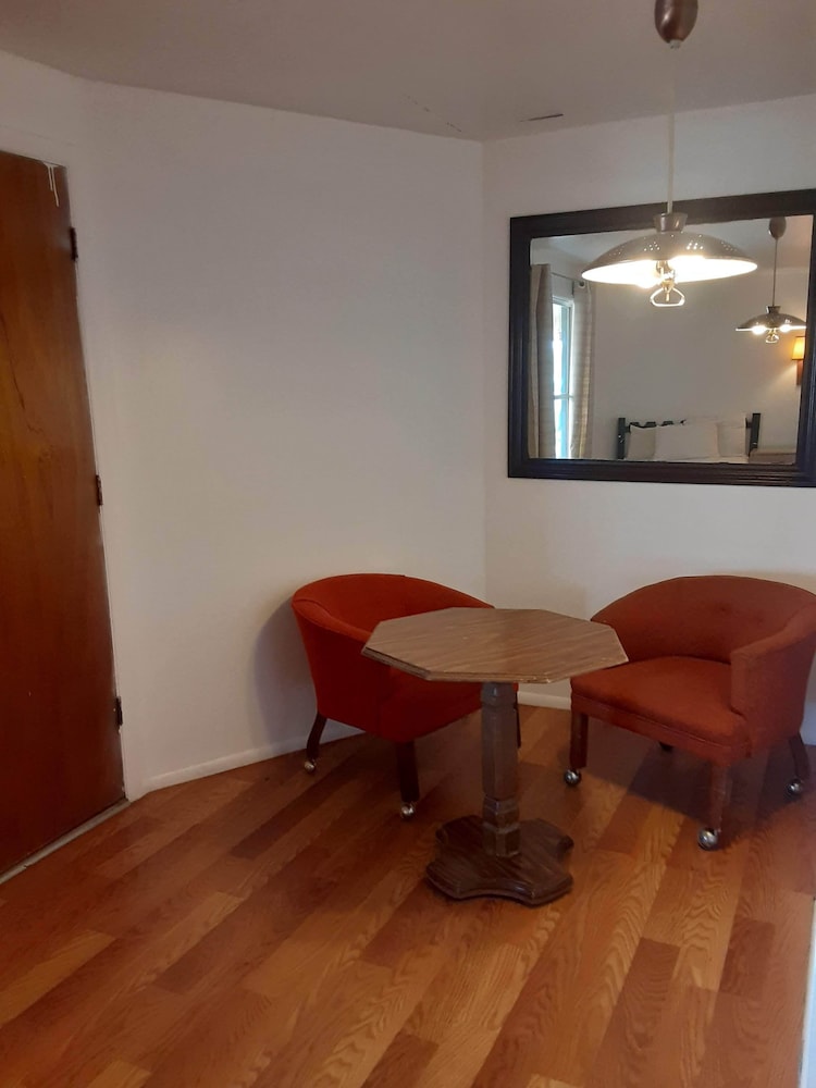 66 Motel - photo 14