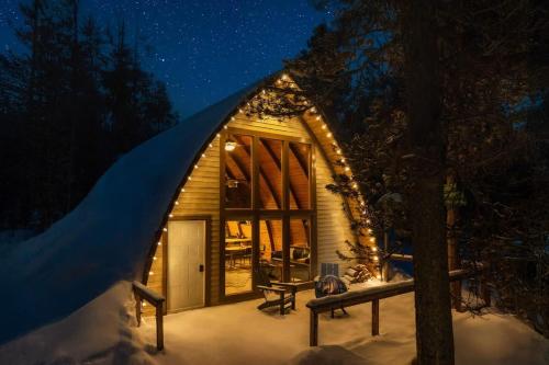 A Frame Hot Tub Couple's Getaway — 4-Star Luxury Hotel in Island Park, United States