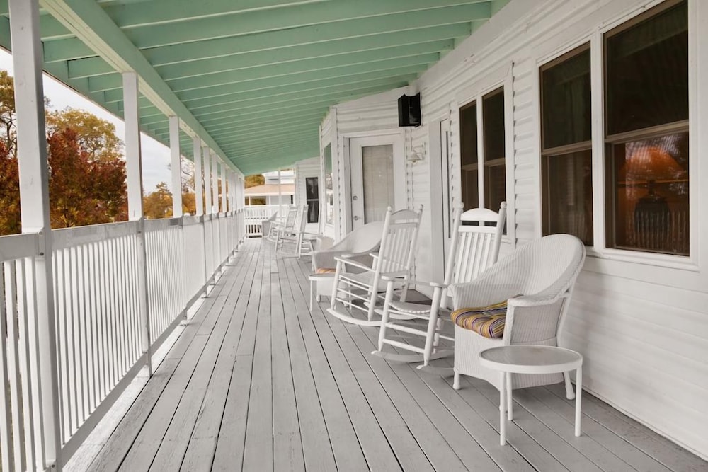 Edgewater Resort - photo 180