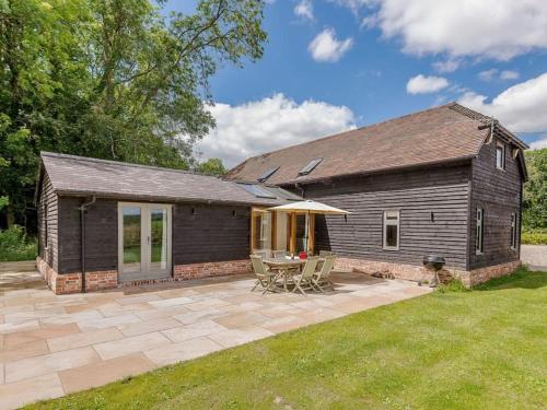 Stride s Barn - carbon neutral hotel in Whiteparish