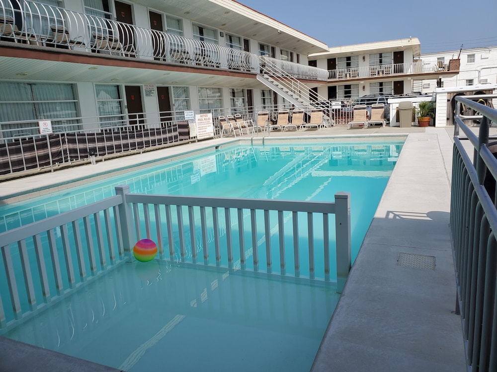 Ivan Hoe Motel - photo 31