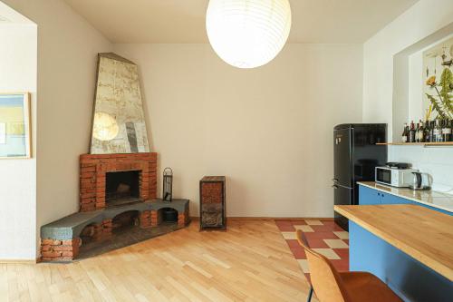 Charming 2BR Near Rooms Hotel By Wehost