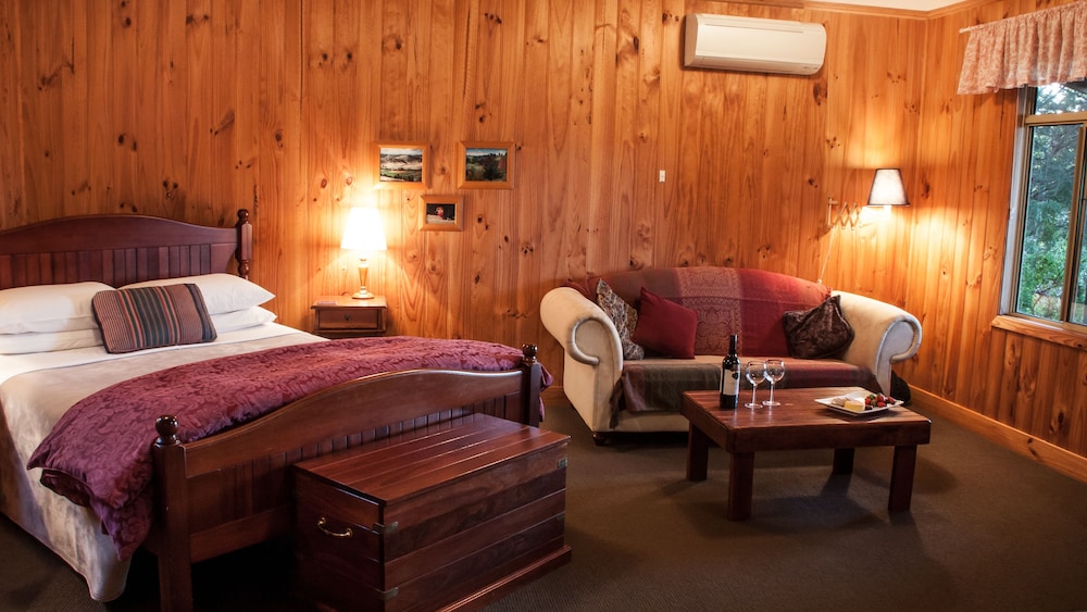 Balingup Heights Hilltop Forest Cottages - carbon neutral hotel in Bridgetown
