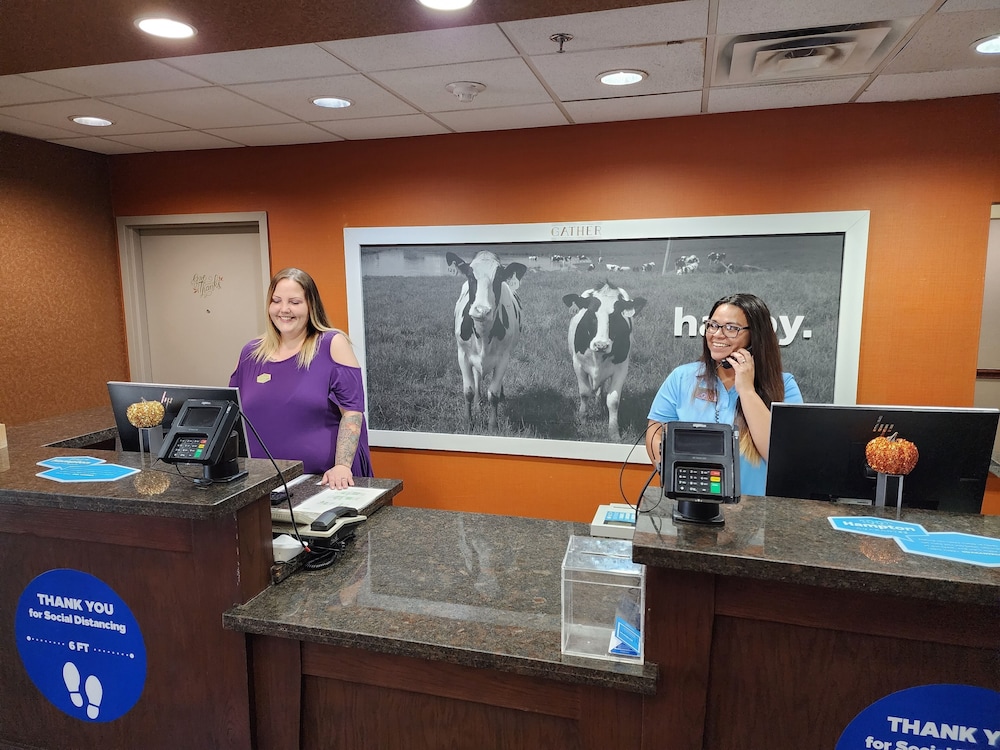 Hampton Inn & Suites Stephenville - photo 4