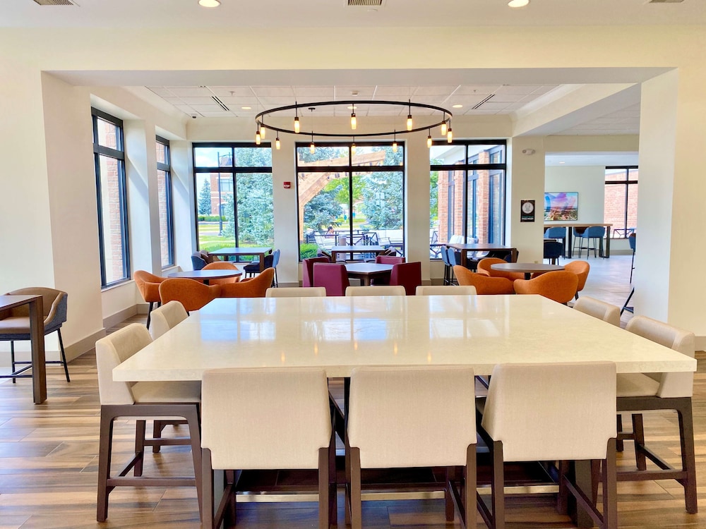 Hilton Garden Inn Oconomowoc - photo 49