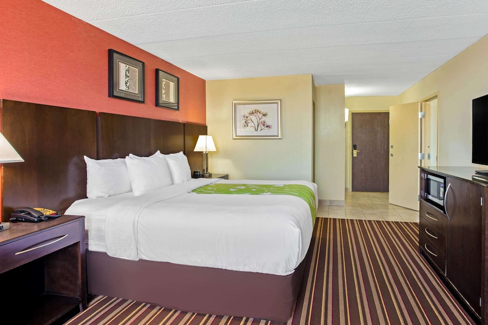 DoubleTree by Hilton Salisbury - photo 21