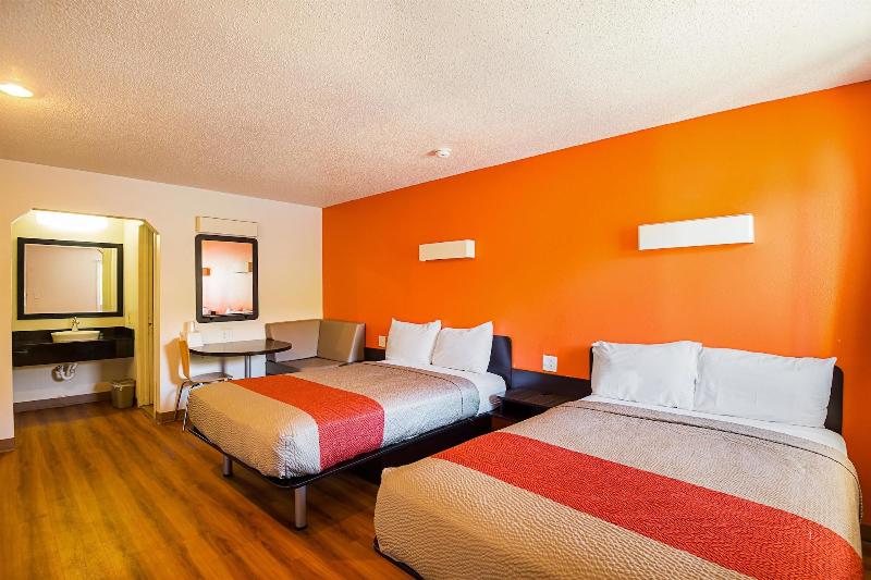 Motel 6 Blue Springs MO - photo 22